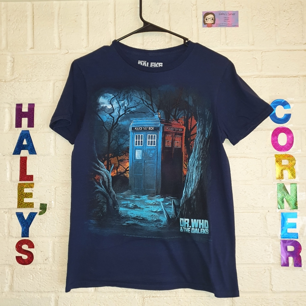 Doctor Who T-Shirt - Dr Who And The Daleks Forest Men's Size Small